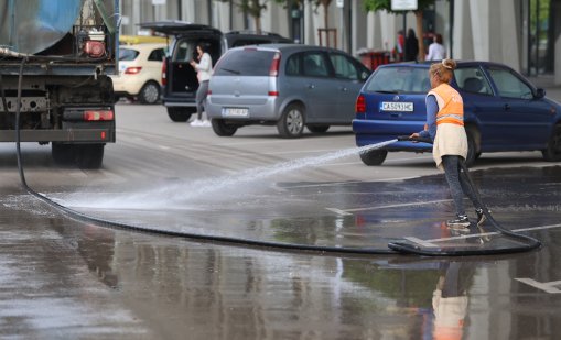 Повишени нива на фини прахови частици в София, ще мият улиците