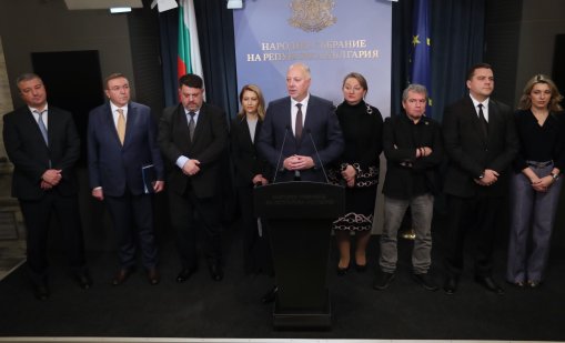 Кутев: Правителството приключи, но не и парламентът