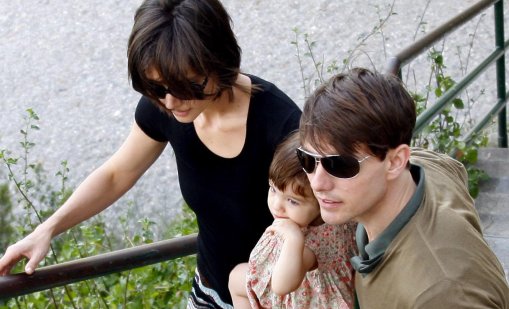 Сури на 20: Как живее след 14 години отчуждение с баща ѝ Том Круз