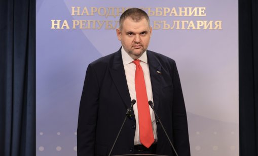Страната ни не е казарма: ДПС и Пеевски с остра позиция срещу Радев