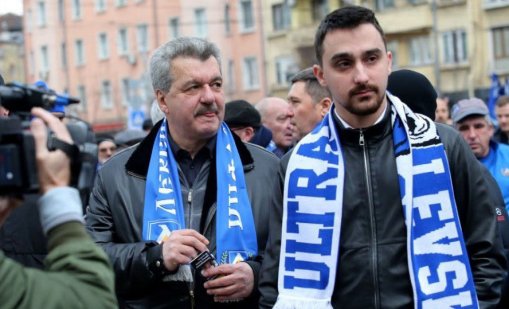 Синът на Батков към Божков: Засрами се! Постъпи мъжки като баща ми