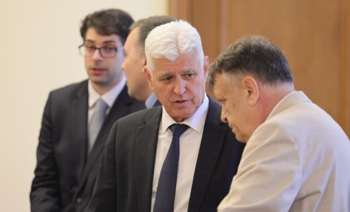 Кабинетът оттегли Доклада за отбраната за 2025 г. заради несъгласие 