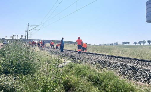 Вагон дерайлира между Коньово и Кермен, нанесе сериозни щети на релсите