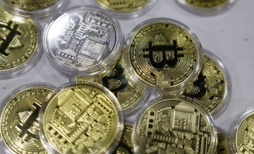 Биткойнът скочи до нов исторически рекорд