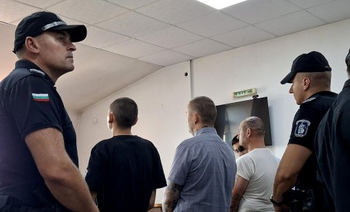 Лидерът на "Кръв и чест" остава зад решетките, двама са освободени под гаранция