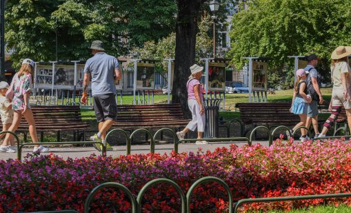 До 36 градуса днес, но с бури и градушки на запад