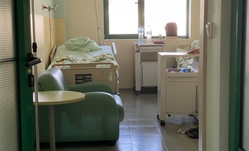 Авария остави болницата в Гълъбово без ток