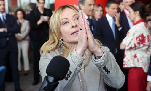 Мелони отговори на обидите, че е "фашистка кучка" 