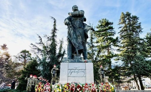 България се прекланя пред подвига на Ботев и загиналите за свободата ни