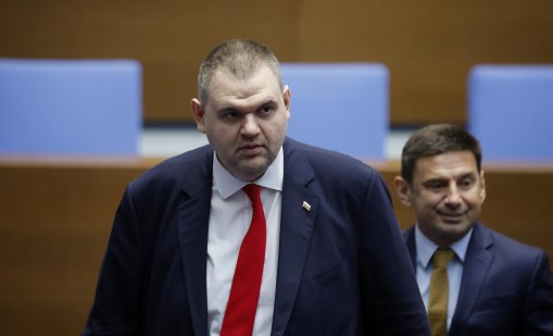 Пеевски към Демерджиев: Ще го кача на космически кораб и ще го закарам на Марс