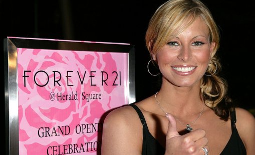 Ники Тейлър на 50: Вижте как изглежда супермоделът от 90-те