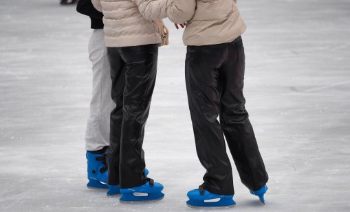 Ледените пързалки в София откриха сезона 