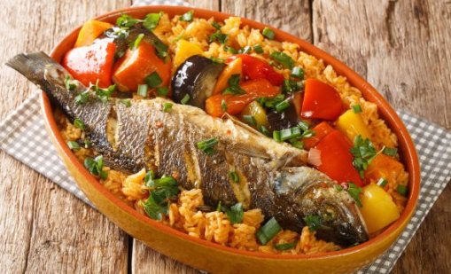 Рецептата Dnes: Печена риба с ориз и зеленчуци