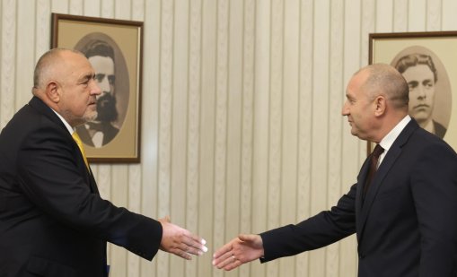 Радев действа като класически генерал, Борисов е свръхимпровизатор