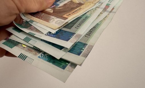 Мъж предаде на полицията 9300 лева, взети от пенсионерка след измама