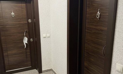 Ивелин Михайлов се оплака: Сложиха ми тоалетна хартия на вратата