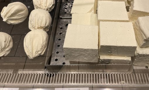 Изяли сме над 12 500 тона фалшиво сирене през миналата година 