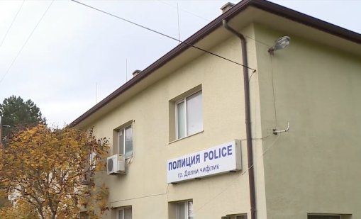 След семеен скандал мъж нападна полицай с брадва във Варненско