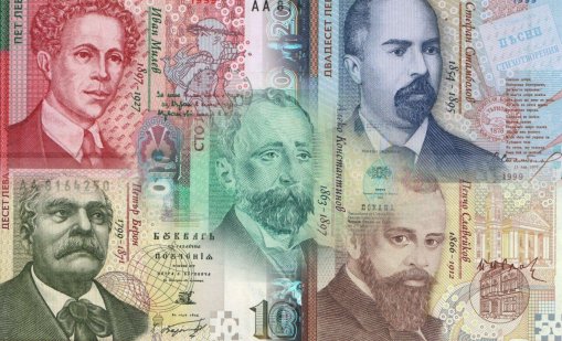 Българинът притеснен от неприемането на бюджет, готви по-малко подаръци за Коледа