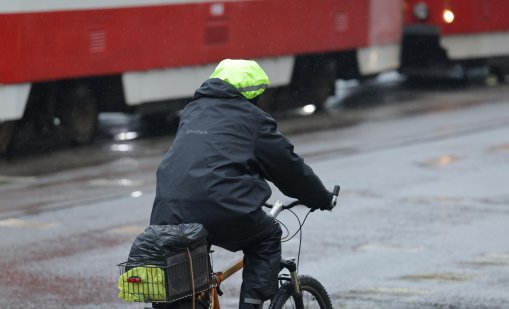 Облаци и валежи днес, по Черноморието - повече слънце