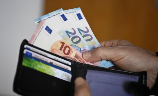 С 11% се увеличава средната работна заплата, ето кои са най-добре платени