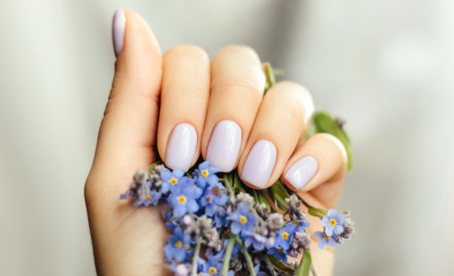 Какъв цвят маникюр да си направите, базирано на месеца ви на раждане