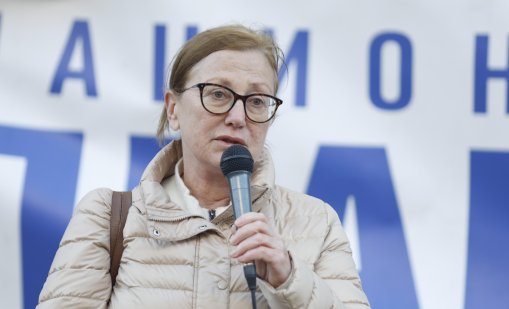 Лулчева: По "Петрохан" се води спор извън терена на правото