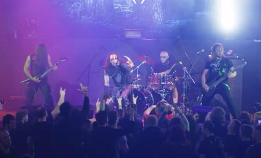 Полицията в Москва нахлу на метъл концерт, обвини музикантите в "сатанизъм" ВИДЕО