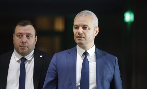 Костадинов: Разменил ли е Радев АМ "Черно море" за "Боташ"?