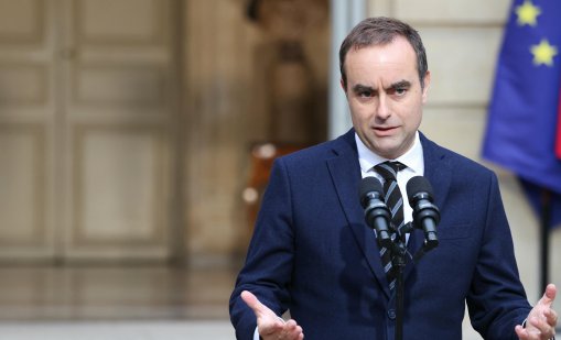 Френският премиер планира нов данък за хора с доходи над 250 000 евро годишно