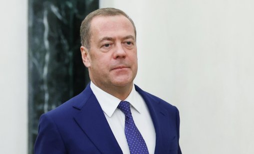 Медведев: Русия ще реагира симетрично на прехвърлянето на ядрени оръжия към Киев