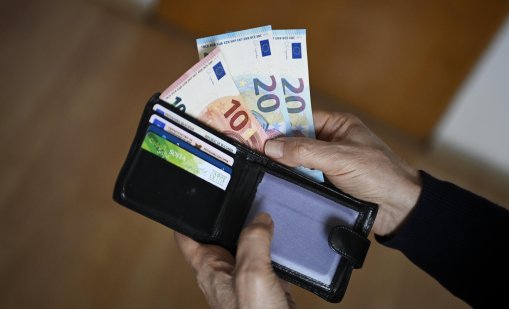 Украинец пробва да подкупи полицай с 20 евро при регистрация на кола