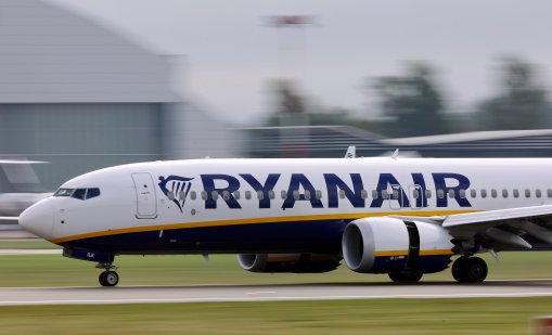 На косъм: Самолет на Ryanair обявил Mayday, след като му останало гориво за 10 минути
