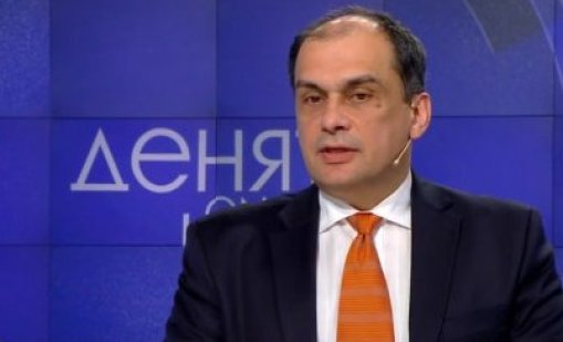 Починал е адвокат Михаил Бояджиев