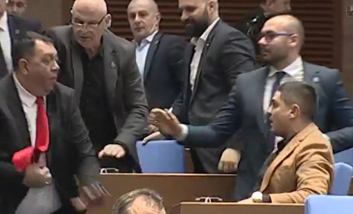 Радостин Василев за боя в НС: Търпях, но се наложи да го отстраня