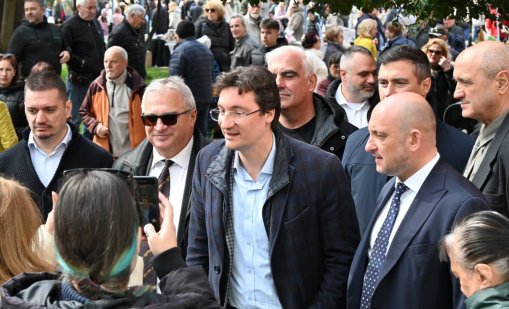 Зарков за политиката при горивата: Компенсация тук, компенсация там