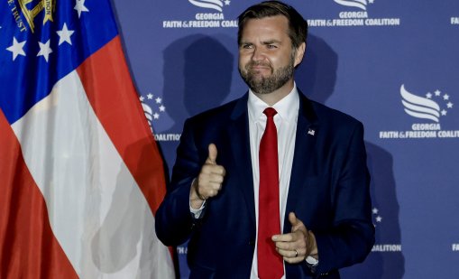 Ванс: Тръмп изпраща послание към Иран с публикацията си за остров Харг