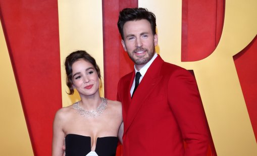 Крис Евънс и Алба Баптиста станаха родители на момиченце