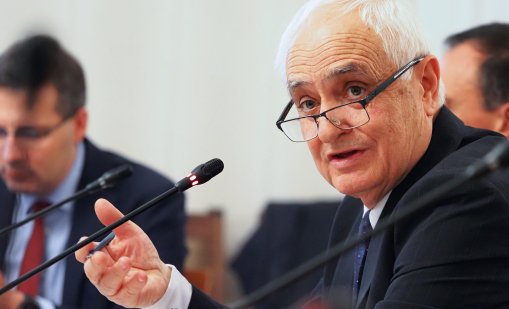 Запрянов към работниците на "ТЕРЕМ": МО не може да изплати заплатите ви