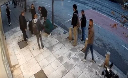 От ПБ показаха как помагат на Колтуклиева след падането ВИДЕО