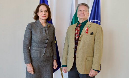 Надежда Нейнски и Мартин Макдауъл обсъдиха трудната ситуация в Близкия изток и Иран