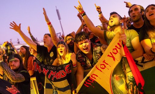 В кадър: Iron Maiden преведоха над 30 000 през великата си 50-годишна епоха