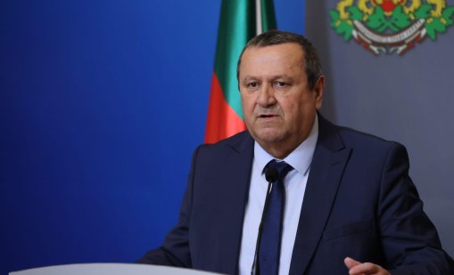 Адемов: Започваме раздаване на пакети с храни за подкрепа на 531 000 бедни