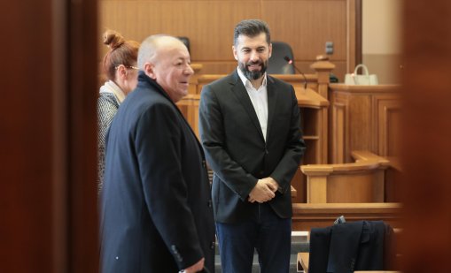 Кирил Петков се яви в СГС по дело за длъжностни престъпления