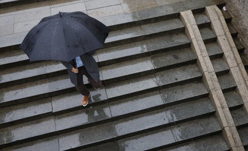 Очаква ни облачна, студена и дъждовна събота 