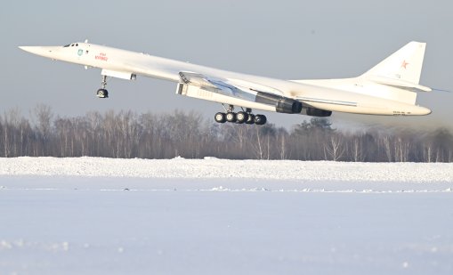 Русия обнови ключови системи на стратегическия си бомбардировач Ту-160М