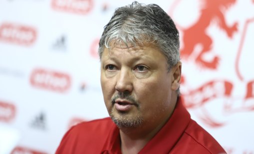 Любослав Пенев се завърна в България