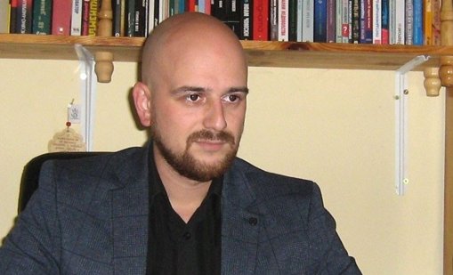 Тачев: Рекордно ниската активност върна интригата на балотажа