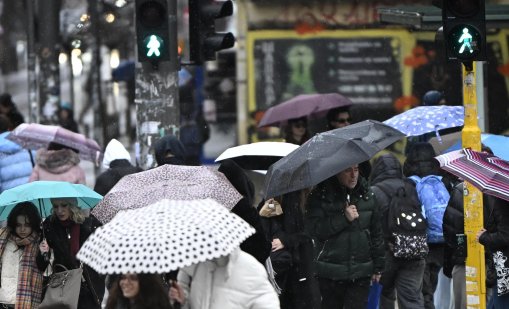 Понижение на температурите утре, ще вали дъжд и сняг