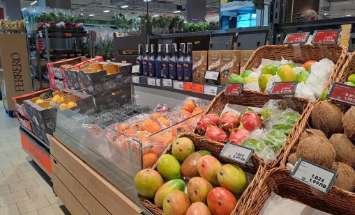 Лудница в Перник, пазарува се трескаво